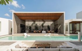 Villa Boya - Amazing 4 bedrooms villa in Central Berawa!!!